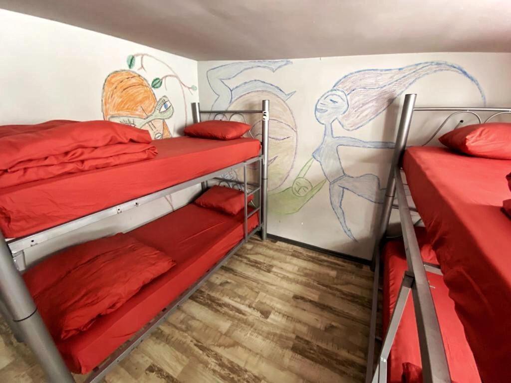 Lola Backpacker'S Hostel Istanbul Exterior photo